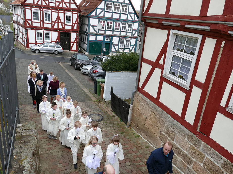 1. Heilige Kommunion in St. Crescentius (Foto: Karl-Franz Thiede)